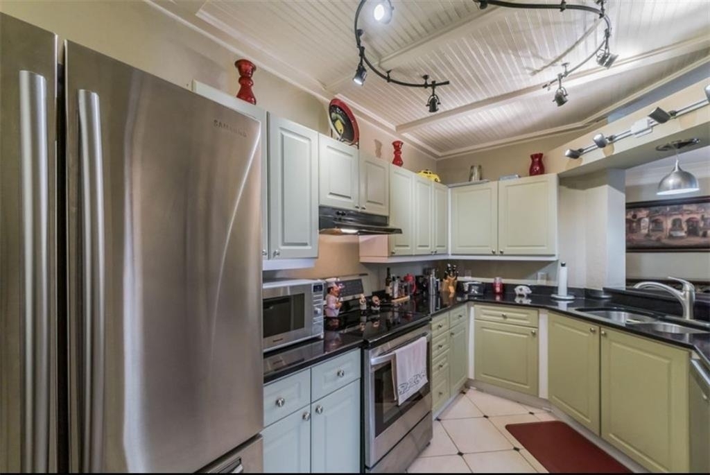 3334 Peachtree Road Ne - Photo 9
