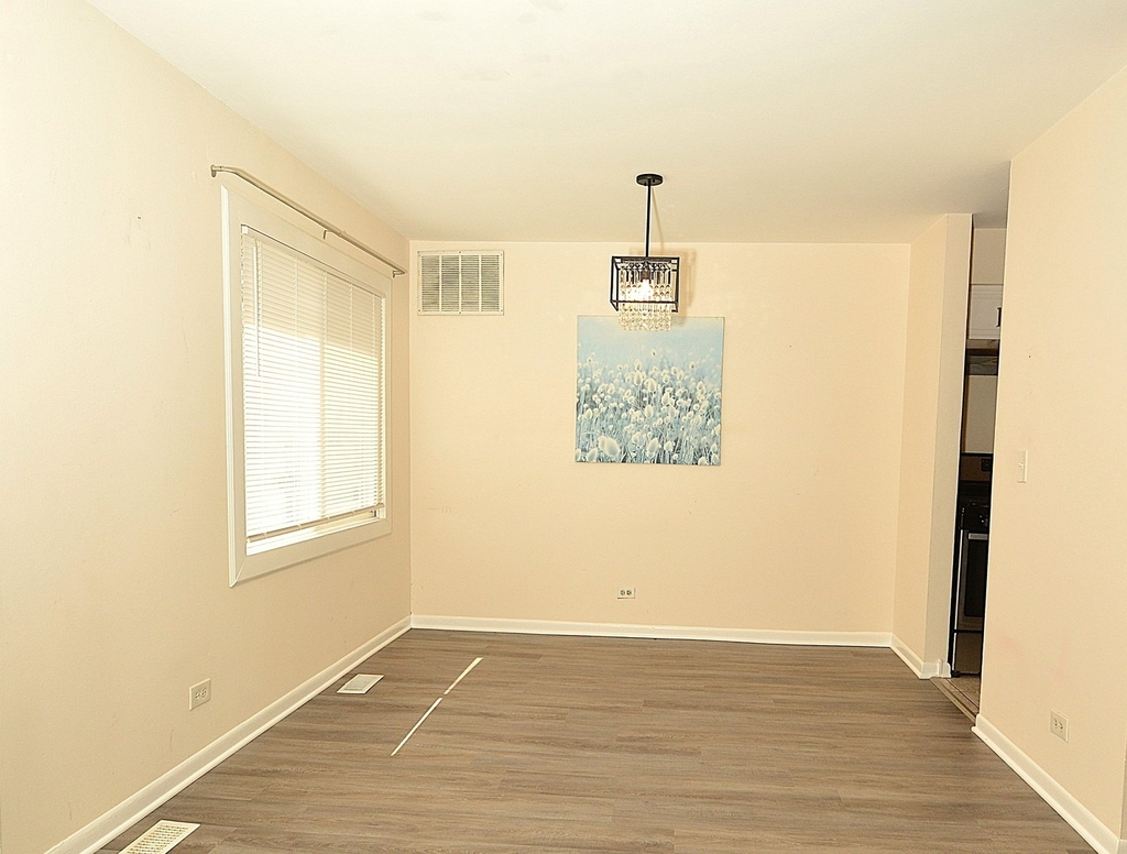 3018 Roberts Drive - Photo 4