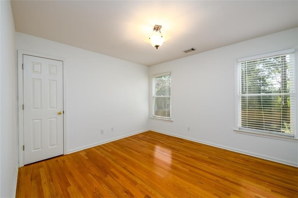 1560 Oak Park Cove - Photo 23