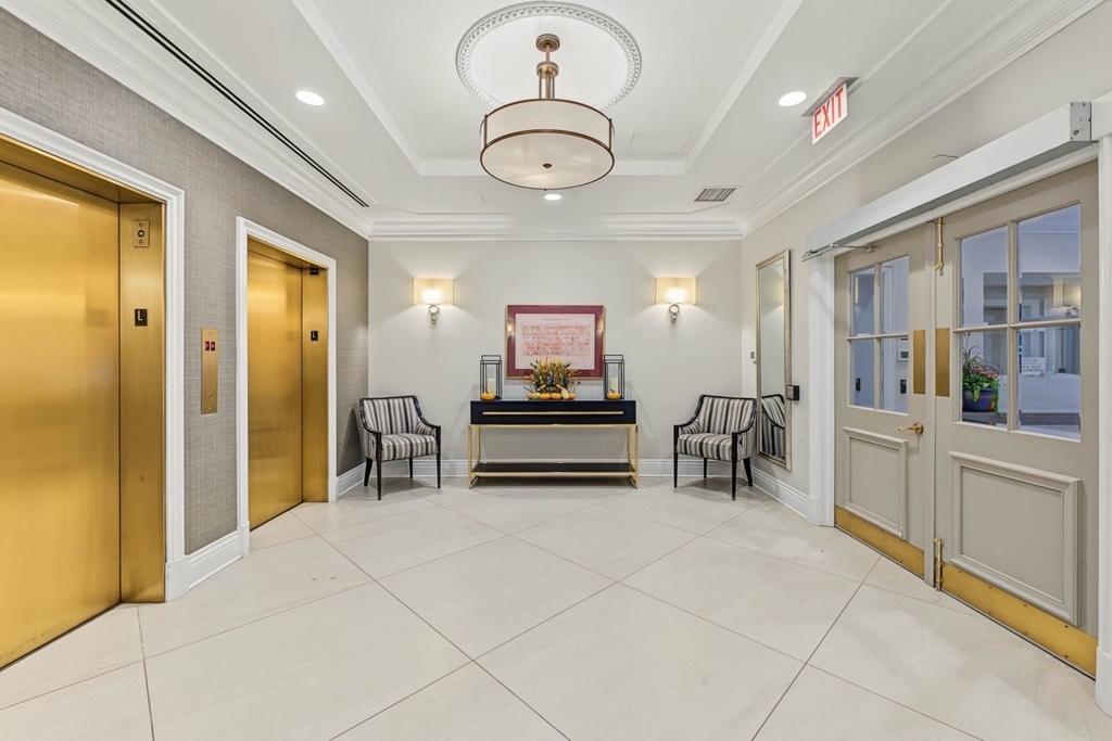 1250 N Dearborn Street - Photo 1