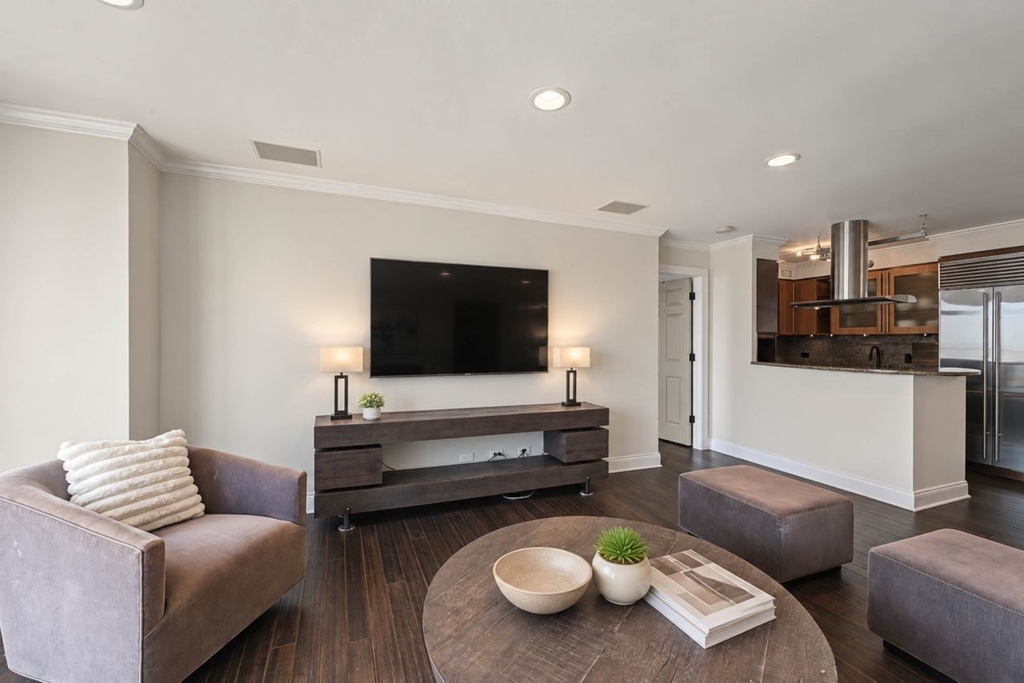 1250 N Dearborn Street - Photo 9