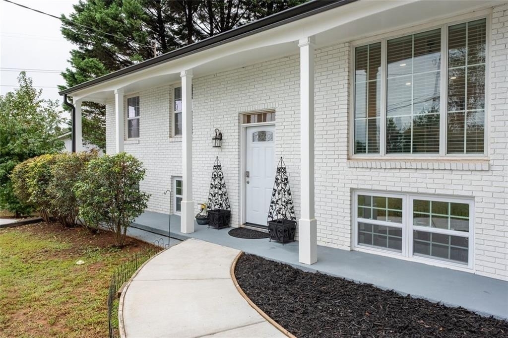 6216 Hayes Drive - Photo 4