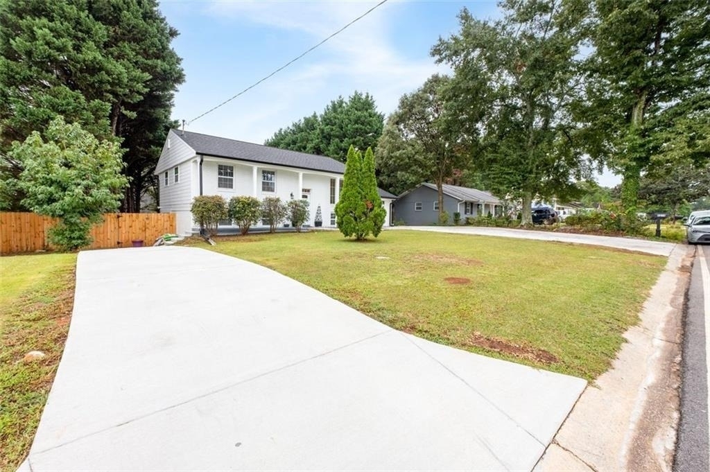 6216 Hayes Drive - Photo 3