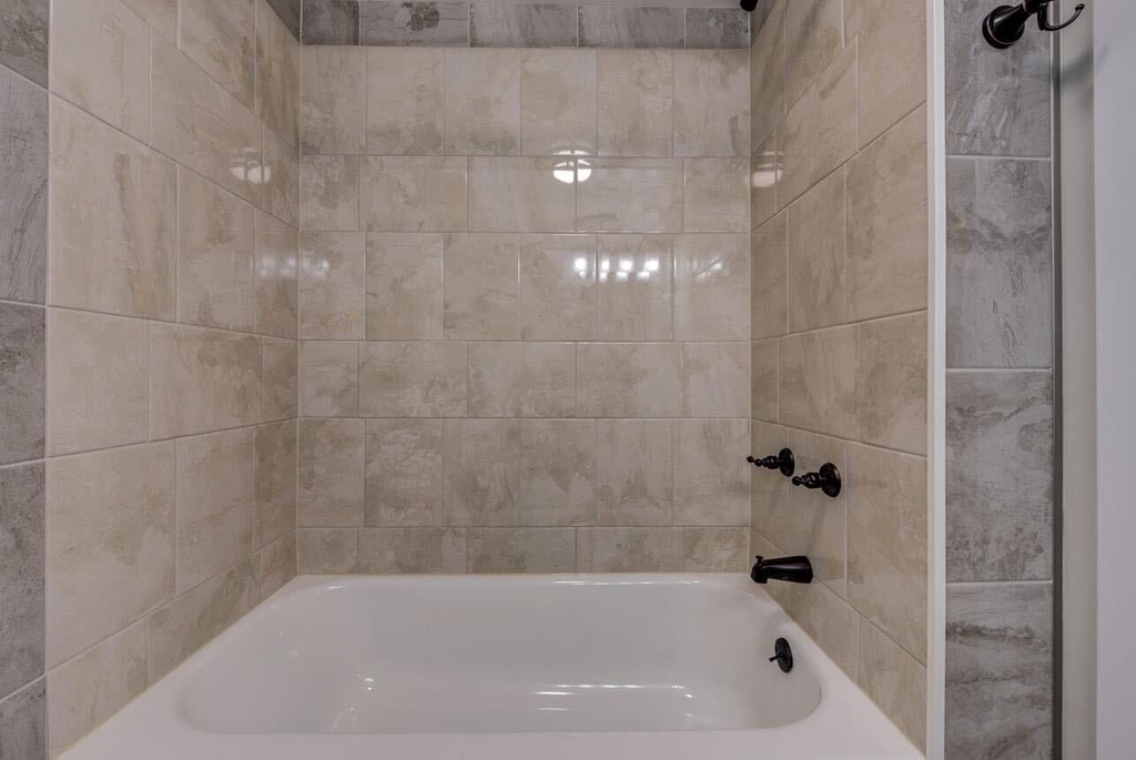 3637 W Oakdale Avenue - Photo 9