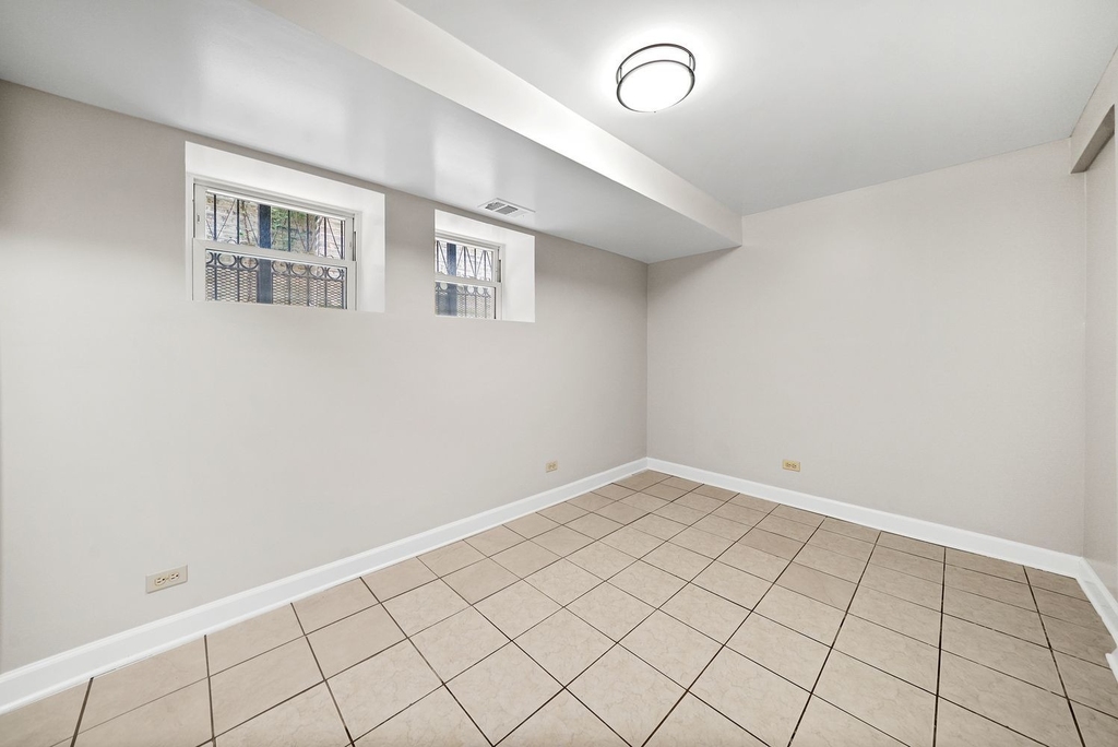 3637 W Oakdale Avenue - Photo 12