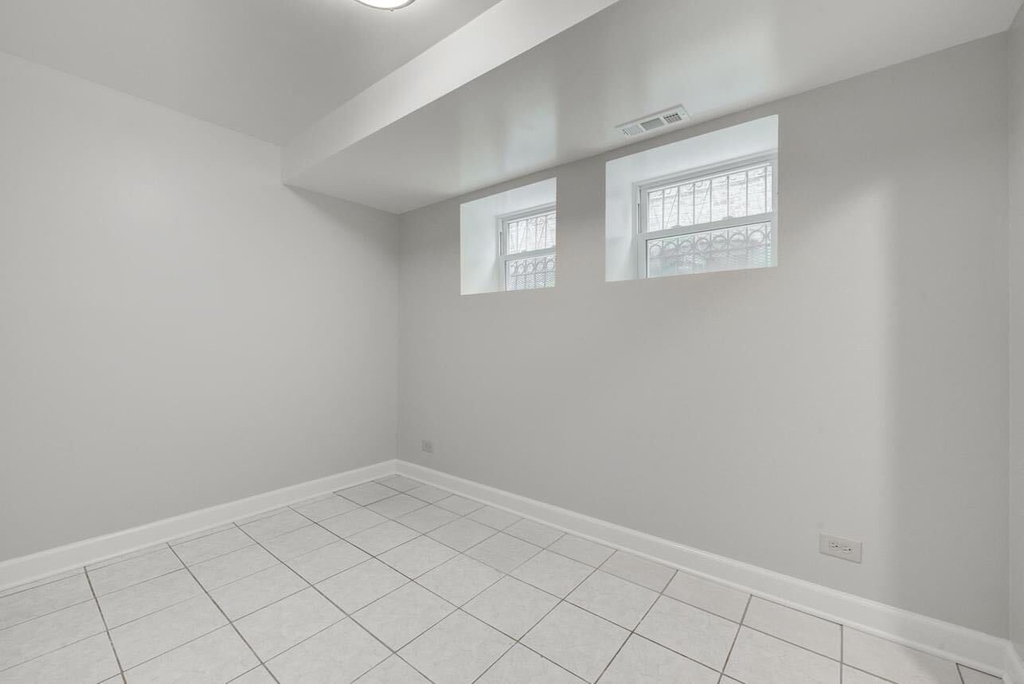 3637 W Oakdale Avenue - Photo 13