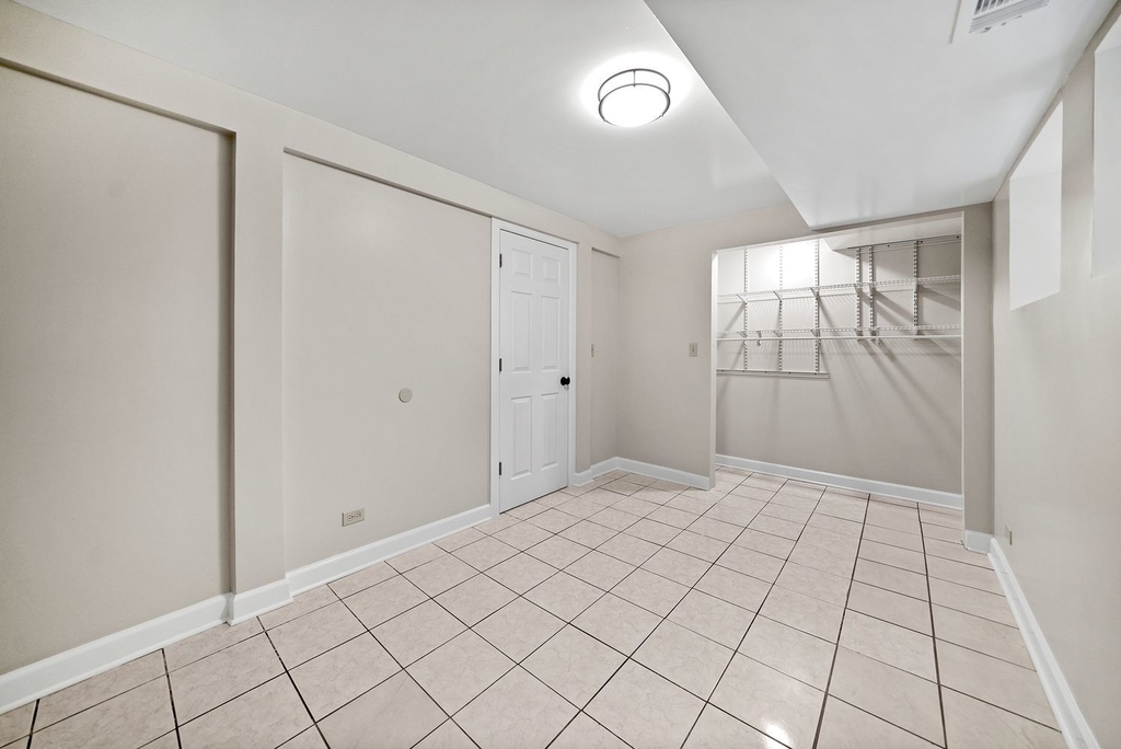 3637 W Oakdale Avenue - Photo 11