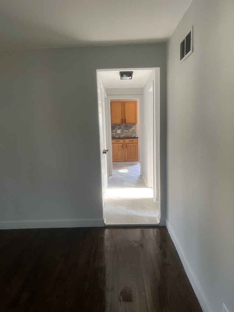 16750 Bulger Avenue - Photo 8