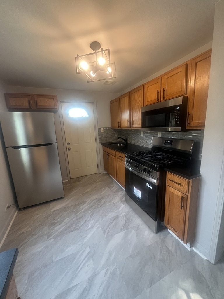 16750 Bulger Avenue - Photo 6