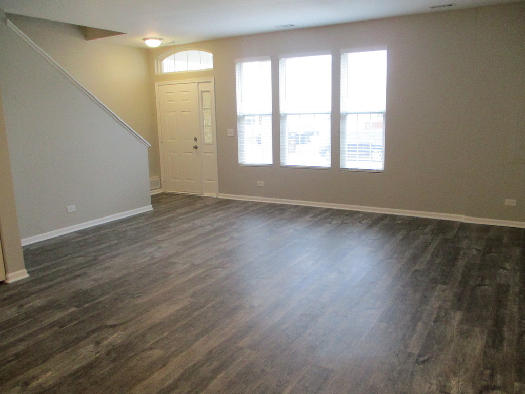 1749 Woodside Drive - Photo 2