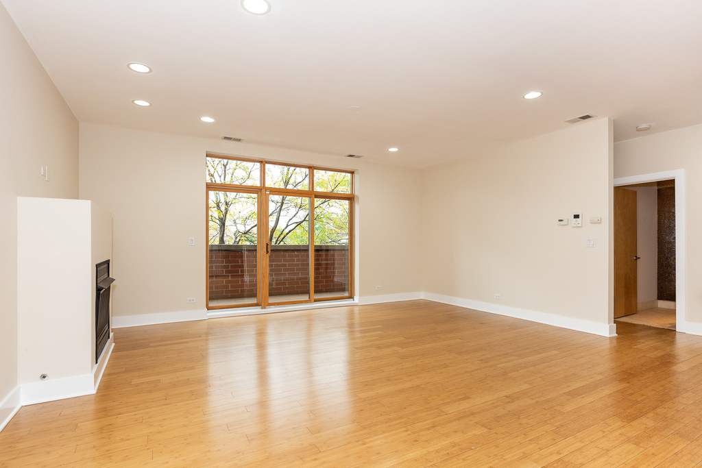 5766 N Lincoln Avenue - Photo 8