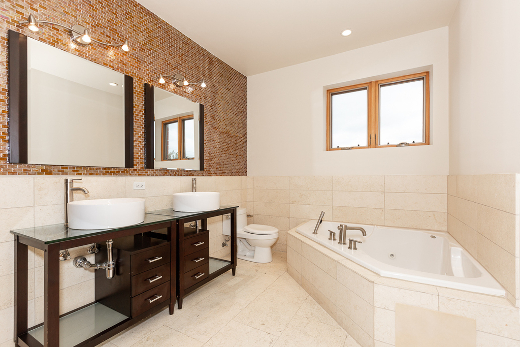 5766 N Lincoln Avenue - Photo 12