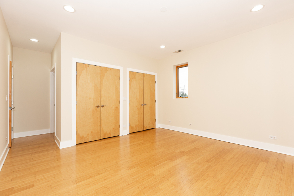 5766 N Lincoln Avenue - Photo 11
