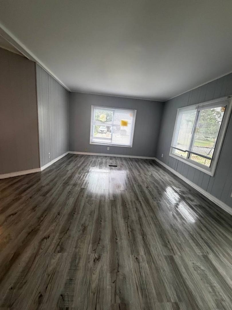 2247 Astor Street - Photo 7