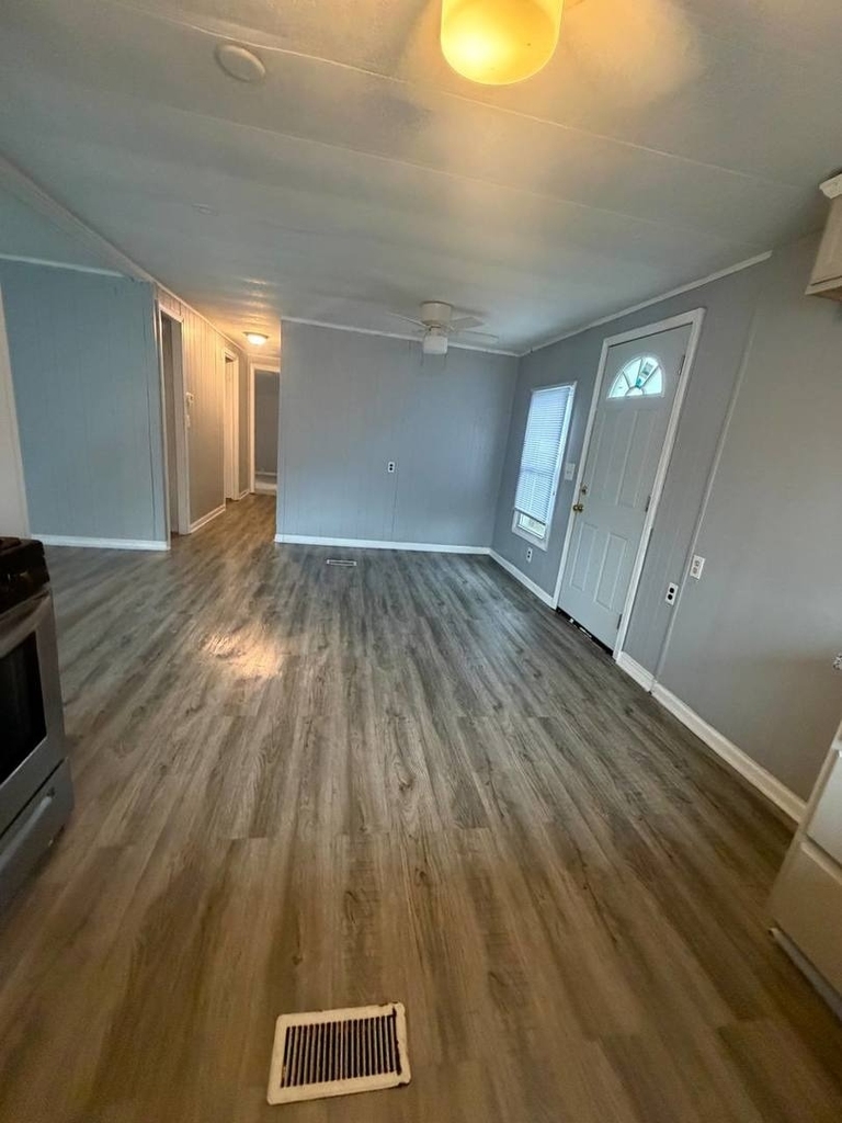 2247 Astor Street - Photo 11