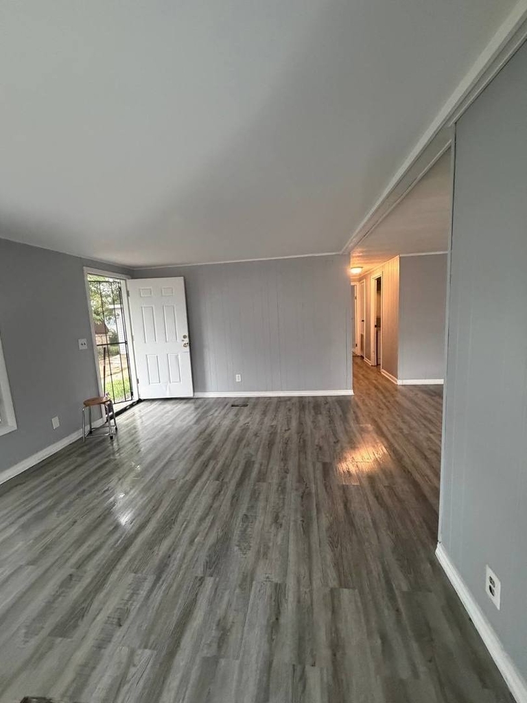2247 Astor Street - Photo 9
