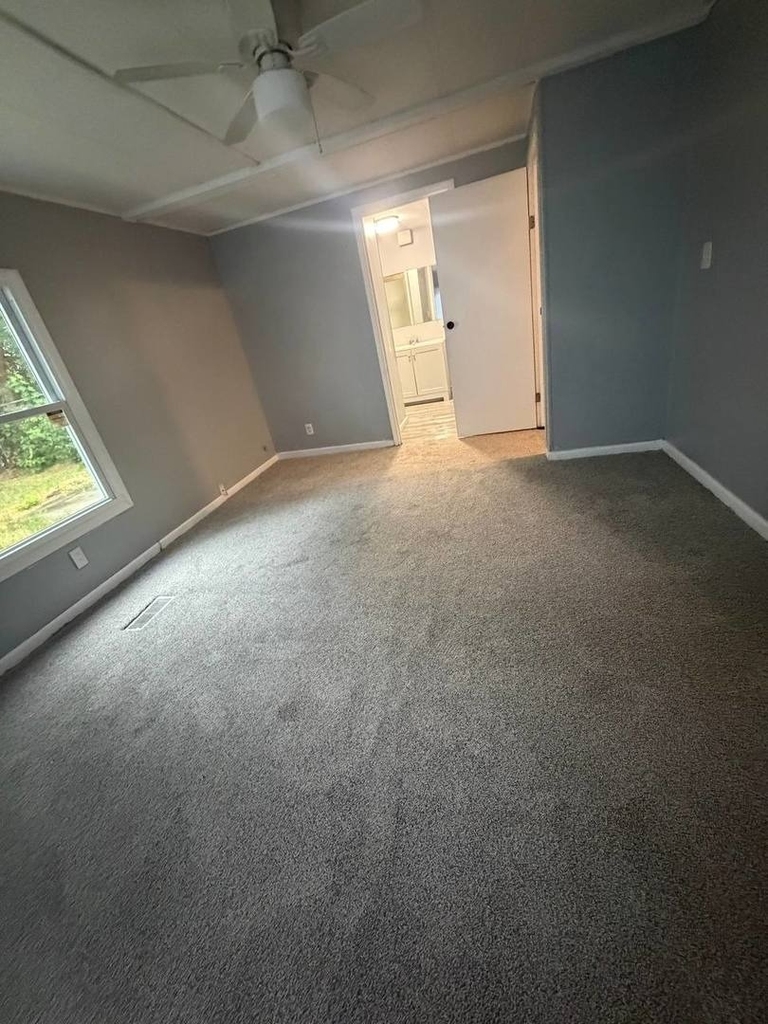 2247 Astor Street - Photo 17