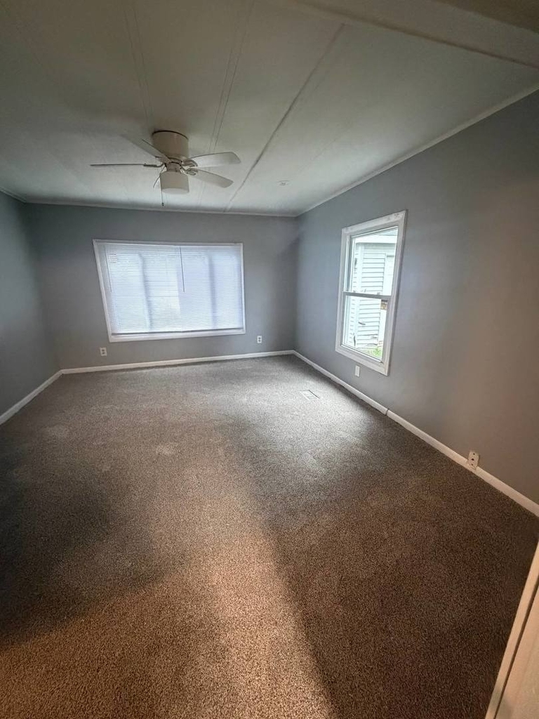 2247 Astor Street - Photo 15
