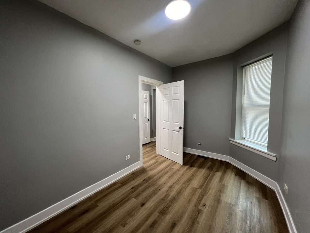 6804 S Champlain Avenue - Photo 7