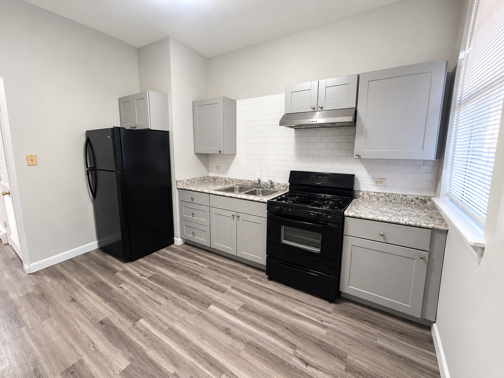 5852 S King Drive - Photo 1