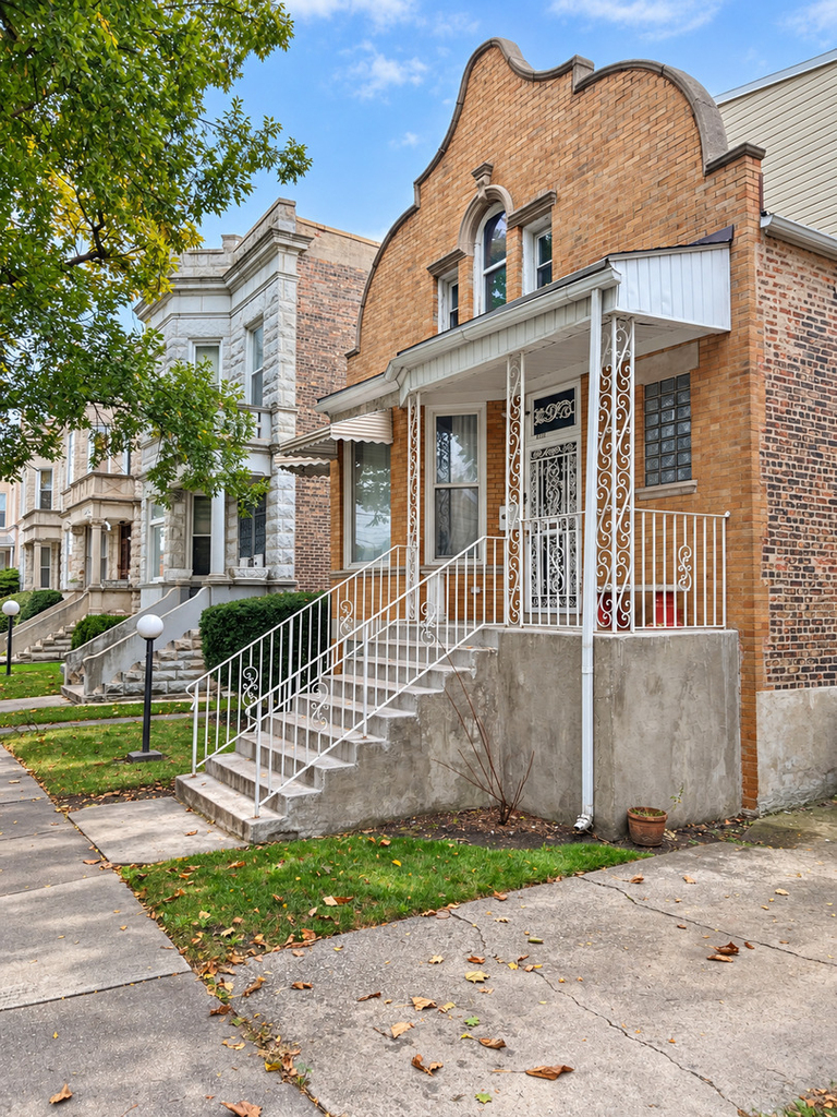 2116 S Springfield Avenue - Photo 2