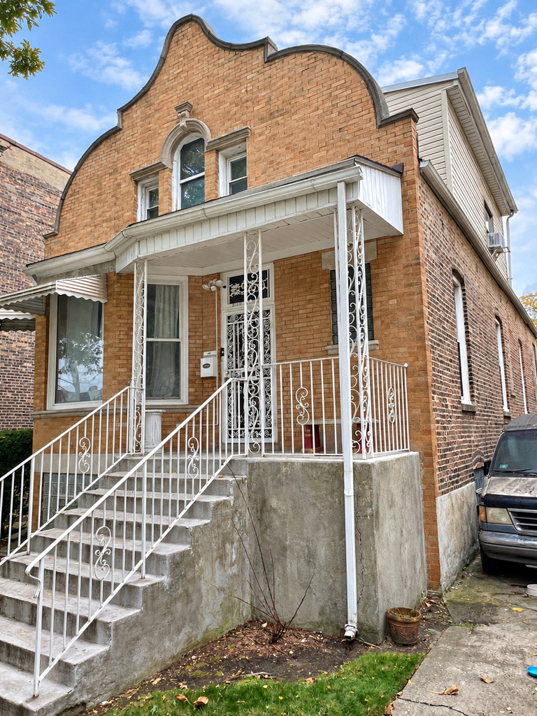 2116 S Springfield Avenue - Photo 1