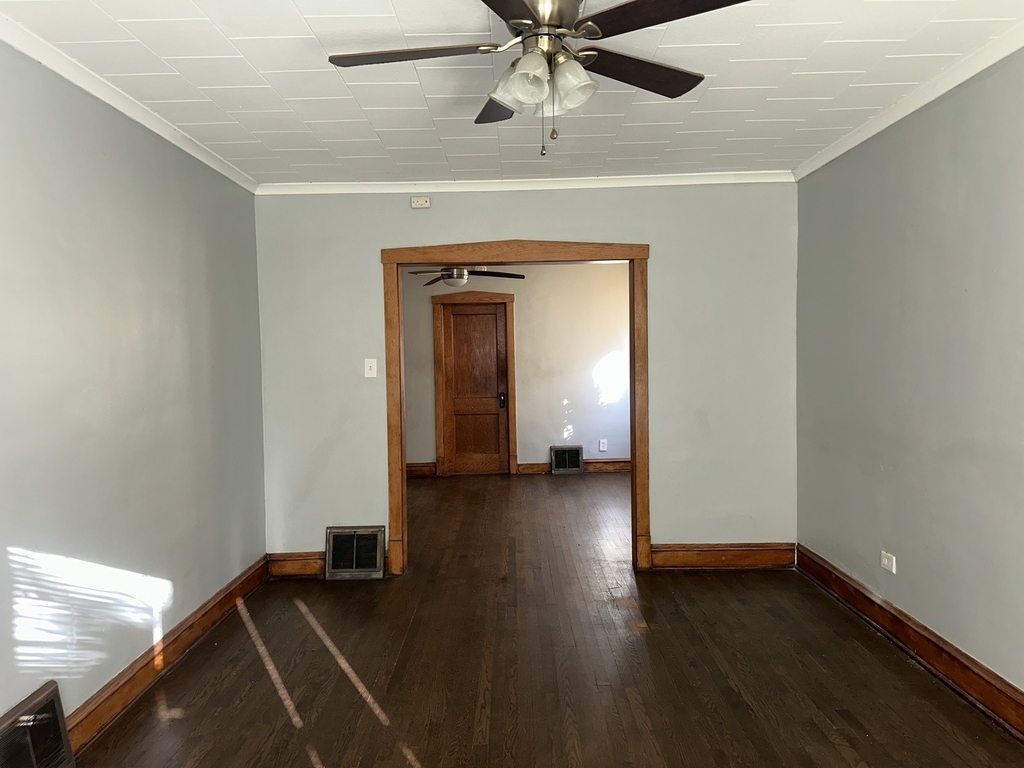 7609 S Perry Avenue - Photo 4