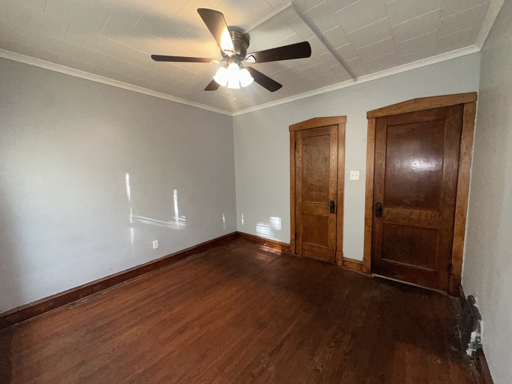 7609 S Perry Avenue - Photo 6
