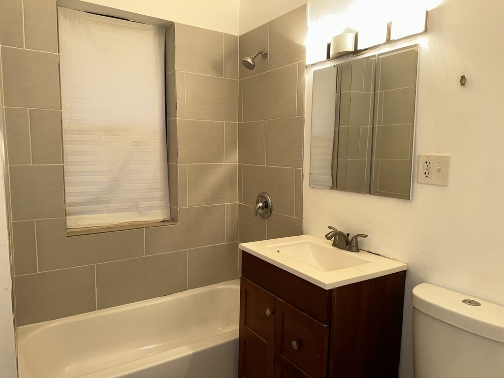 7609 S Perry Avenue - Photo 7