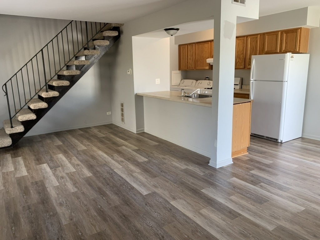 1505 Cornell Court - Photo 3