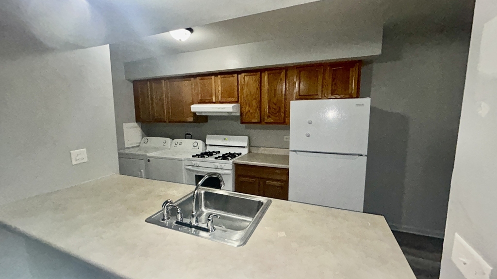 1505 Cornell Court - Photo 4