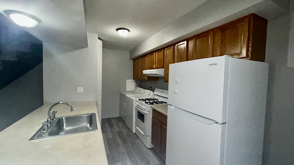 1505 Cornell Court - Photo 5
