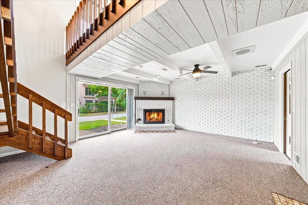 129 W Quincy Street - Photo 1
