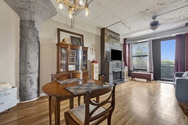 1071 W 15th Street - Photo 4