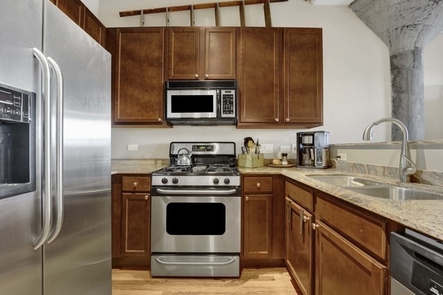 1071 W 15th Street - Photo 8