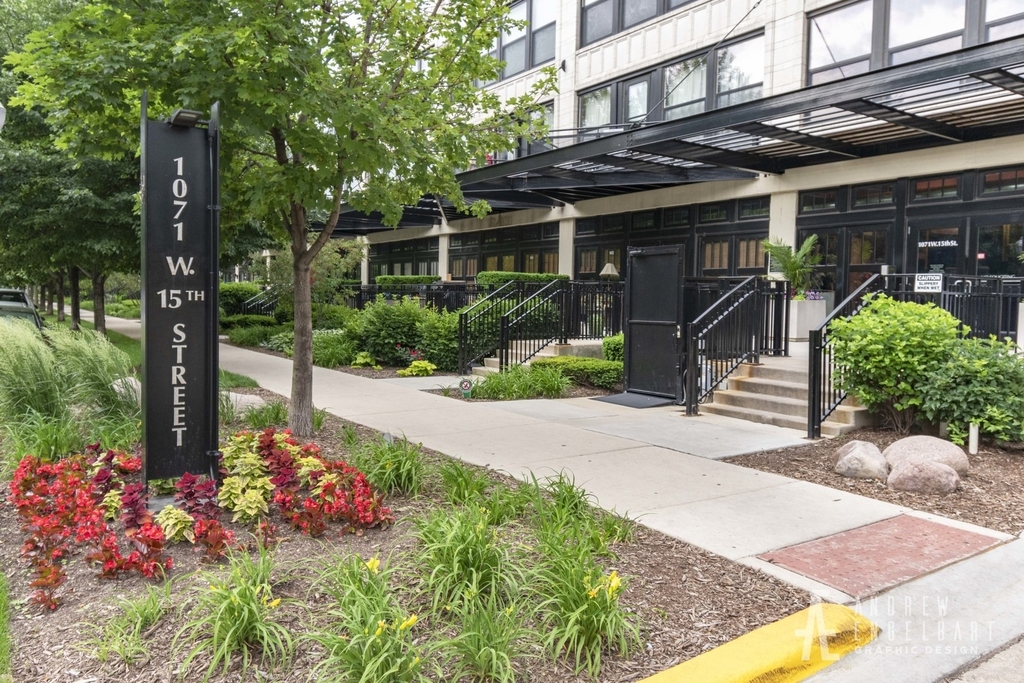 1071 W 15th Street - Photo 0