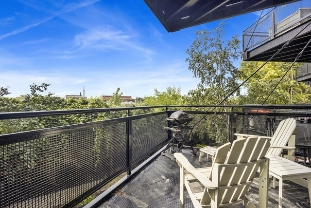 1071 W 15th Street - Photo 16