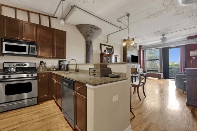 1071 W 15th Street - Photo 7