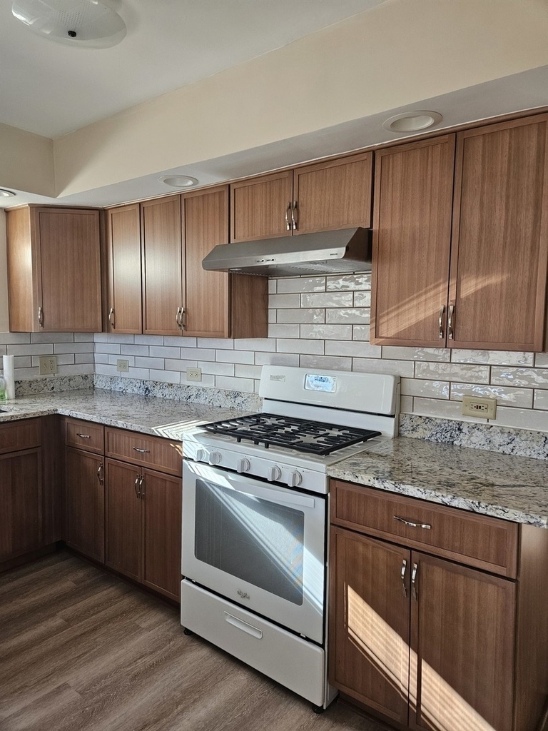 2617 N 74th Court - Photo 5