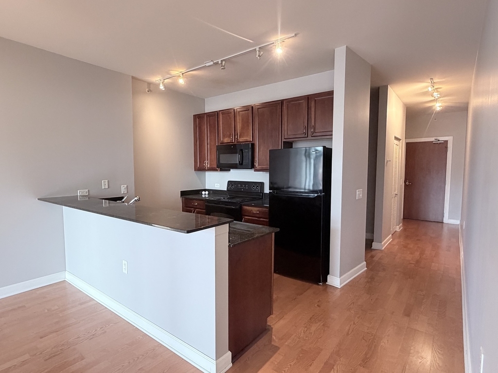 1235 S Prairie Avenue - Photo 4