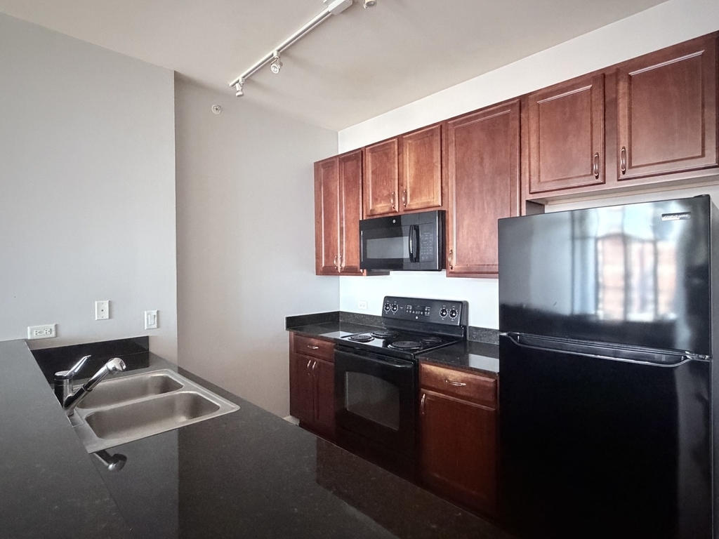 1235 S Prairie Avenue - Photo 6