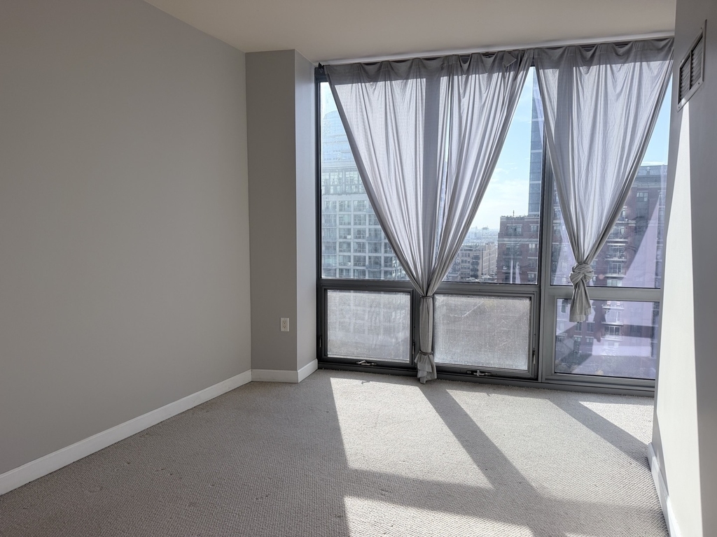 1235 S Prairie Avenue - Photo 8