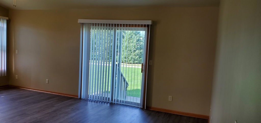 703b Burgess Drive - Photo 4