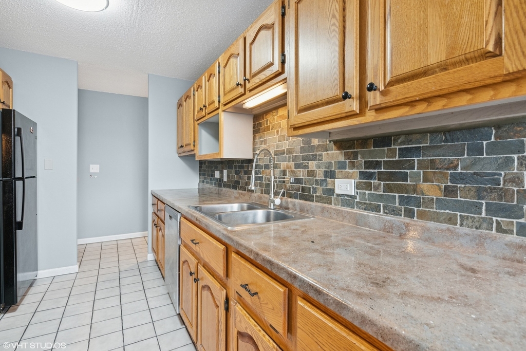 2200 S Stewart Avenue - Photo 3