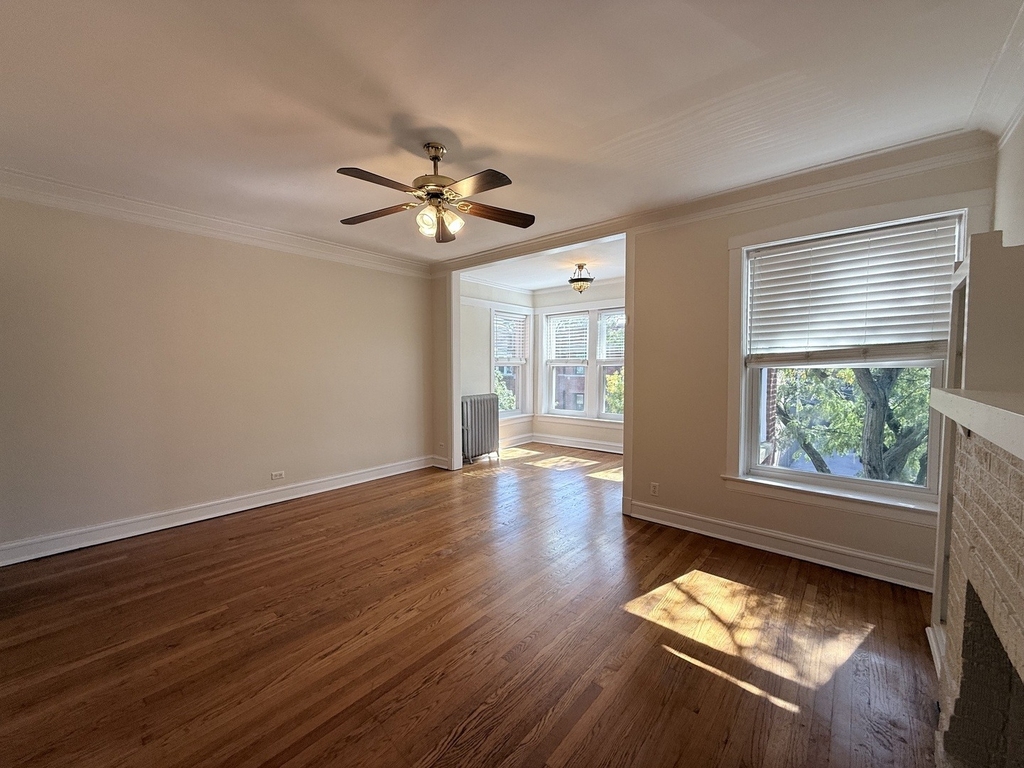 1470 W Winnemac Avenue - Photo 2