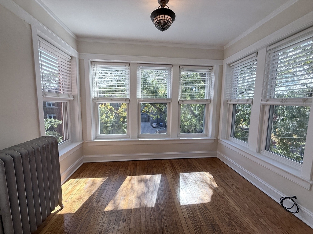 1470 W Winnemac Avenue - Photo 5