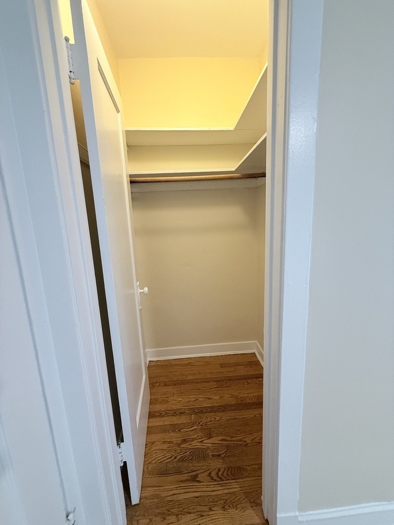 1470 W Winnemac Avenue - Photo 11