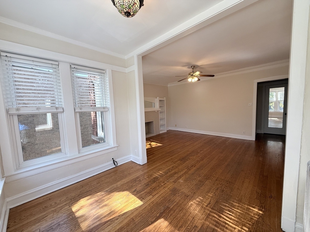 1470 W Winnemac Avenue - Photo 6