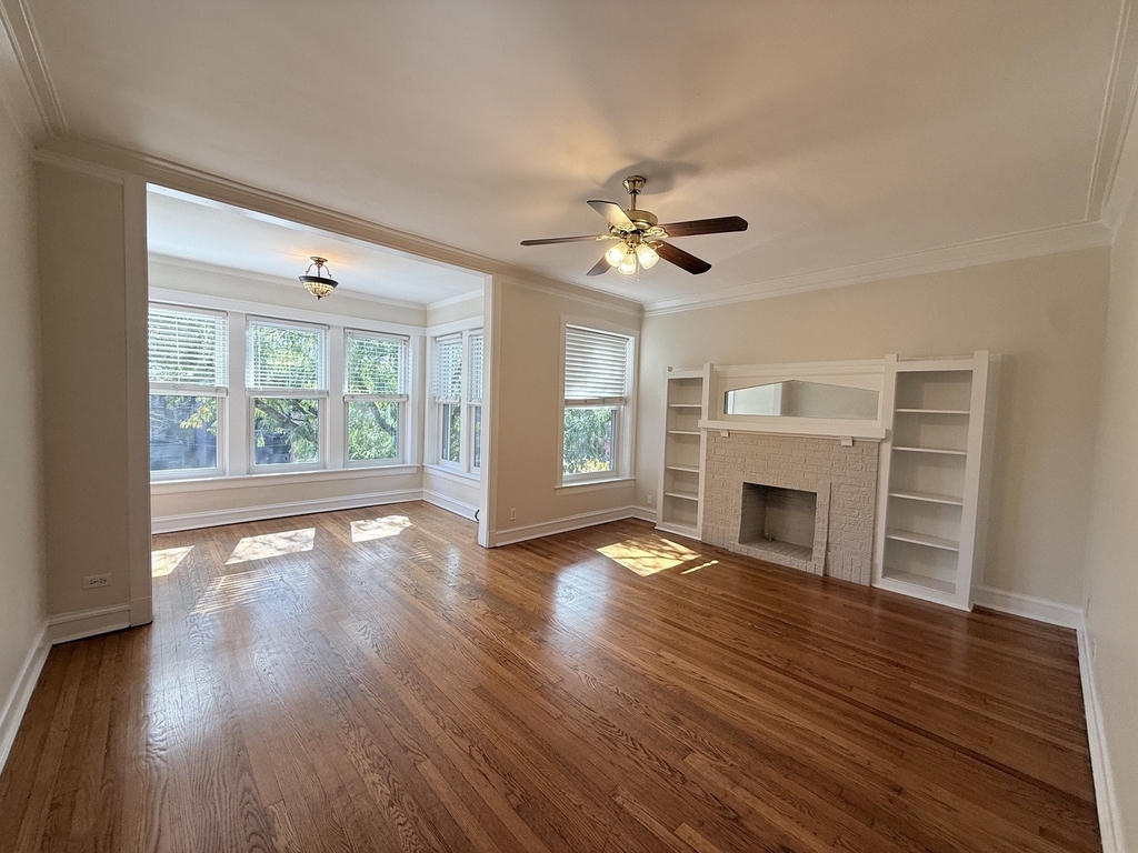 1470 W Winnemac Avenue - Photo 1