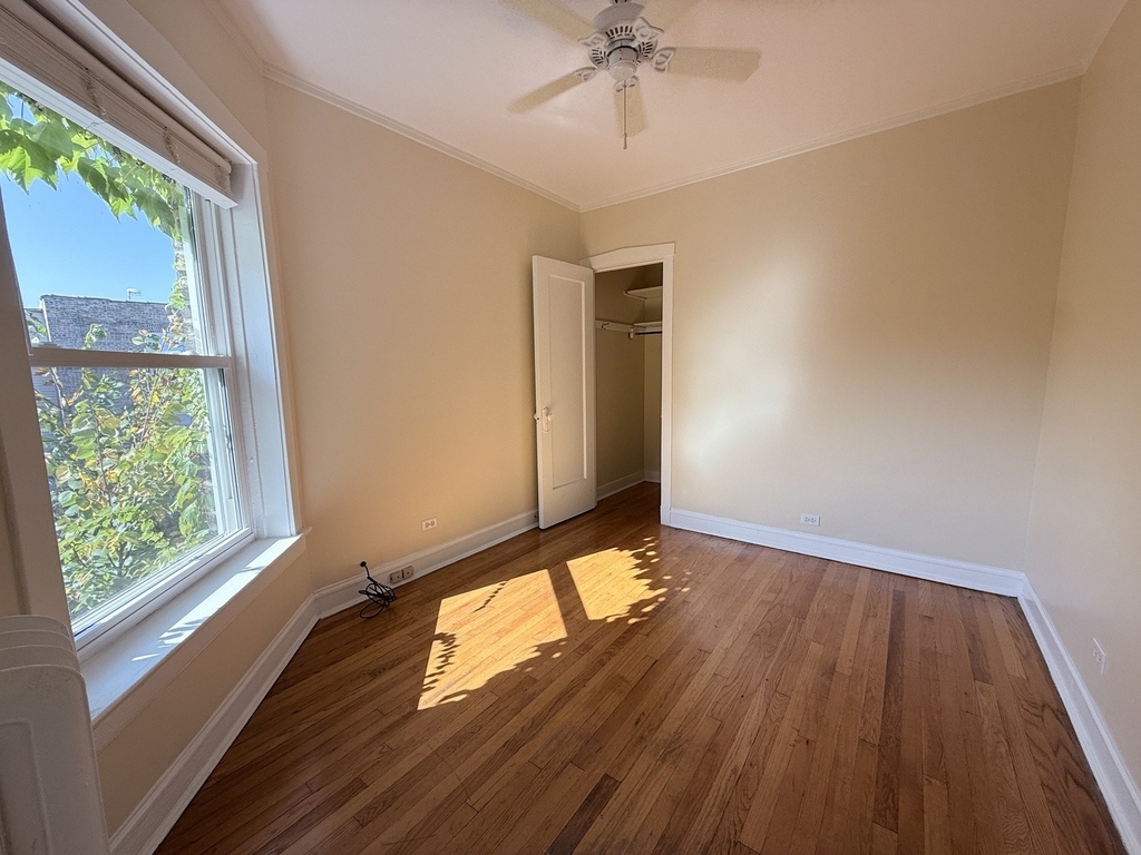 1470 W Winnemac Avenue - Photo 20